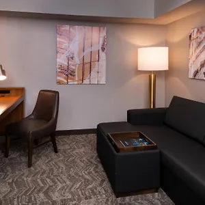 Springhill By Marriott North Shore Hotel